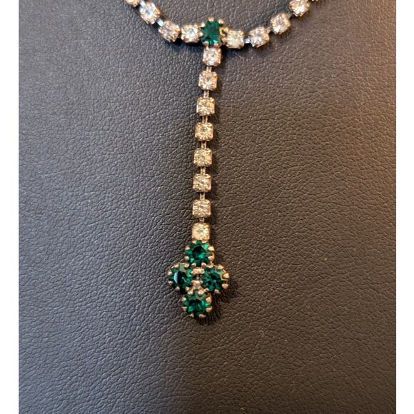 Vintage Rhinestone Green Drop Dangle Fold Over Clasp Silver Tone Necklace - Picture 3 of 5